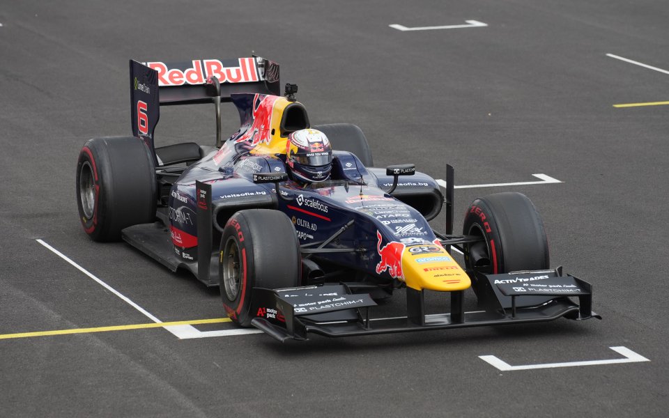 Никола Цолов във Формула 1? „Българският лъв“ влиза в сметките при напускане на Макс