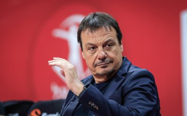 Панатинайкос се раздели с треньора си