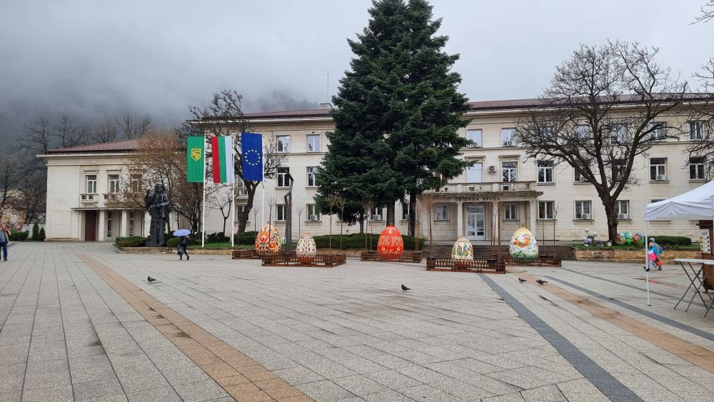 Празничната украса за Великден във Враца