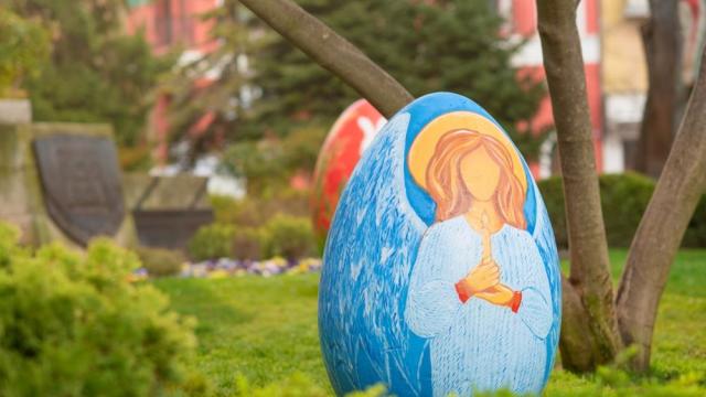 Пловдив оживява с цветовете на Великден (СНИМКИ)