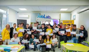 Над 30 ученици от професионална гимназия „Джон Атанасов“ се включиха в програмата Vivacom Job Lab за умения за бъдещето