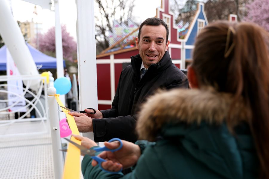 <p>В Княжеската градина в София беше открито 40-метрово виенско колело &ndash; най-високото в България и част от най-новото събитие в столицата Sun Fest Sofia.</p>