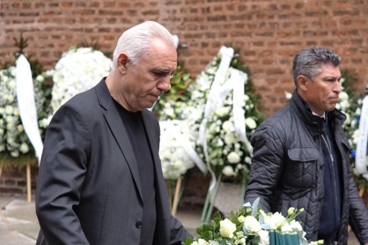 България изпраща легендарния вратар Борислав Михайлов