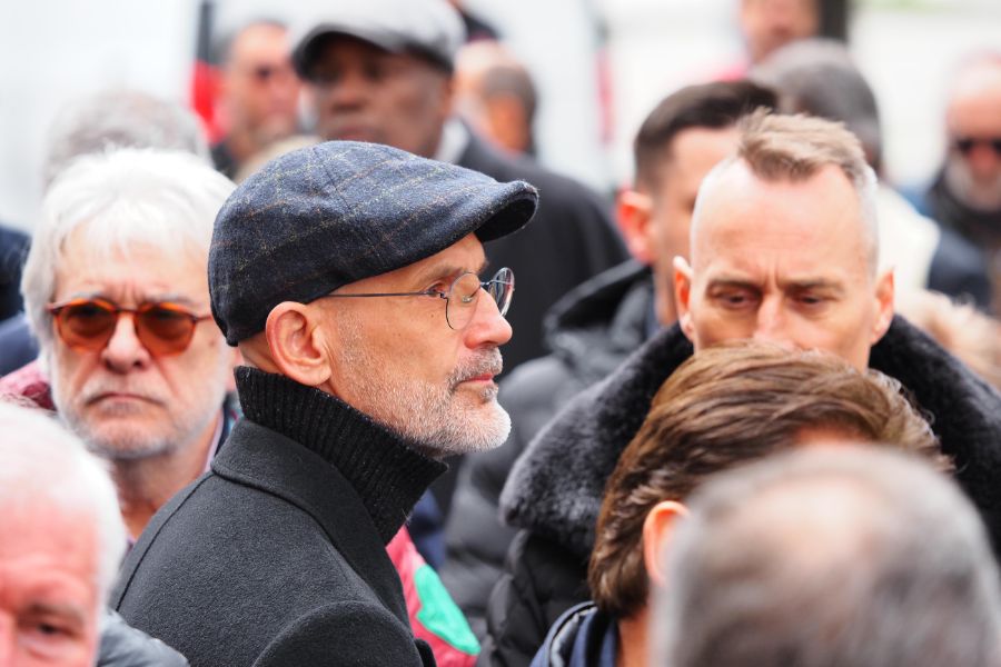 <p>България изпраща легендарния вратар Борислав Михайлов.</p>