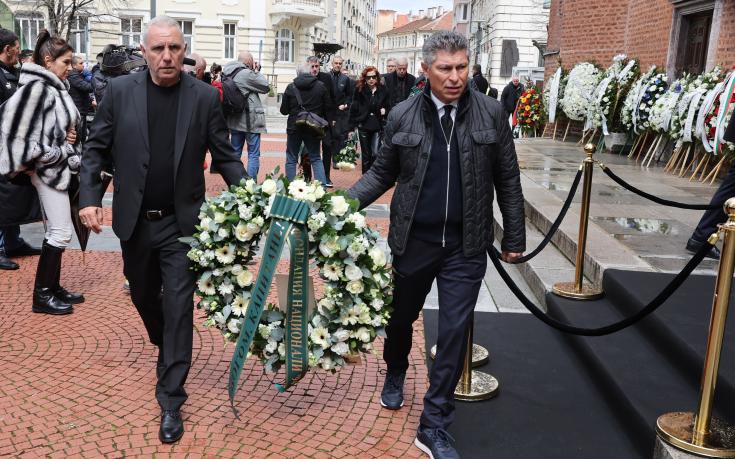 Четвъртите в света пристигнаха на поклонението на Борислав Михайлов