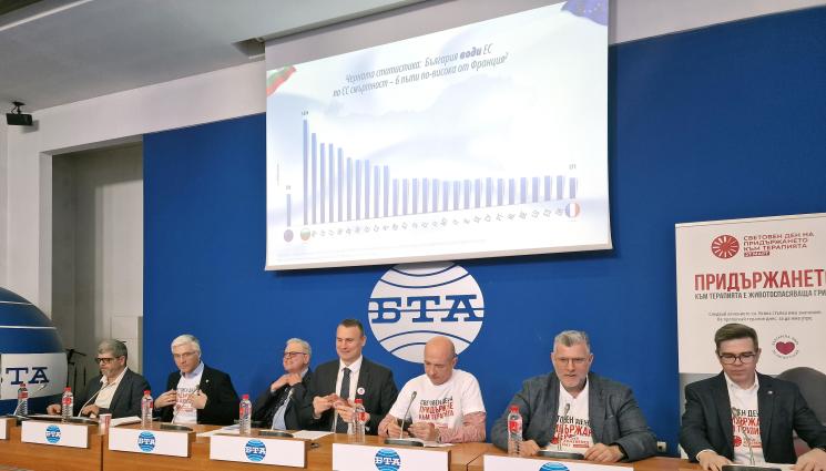 Лекари терапия - Всеки втори не си контролира кръвното