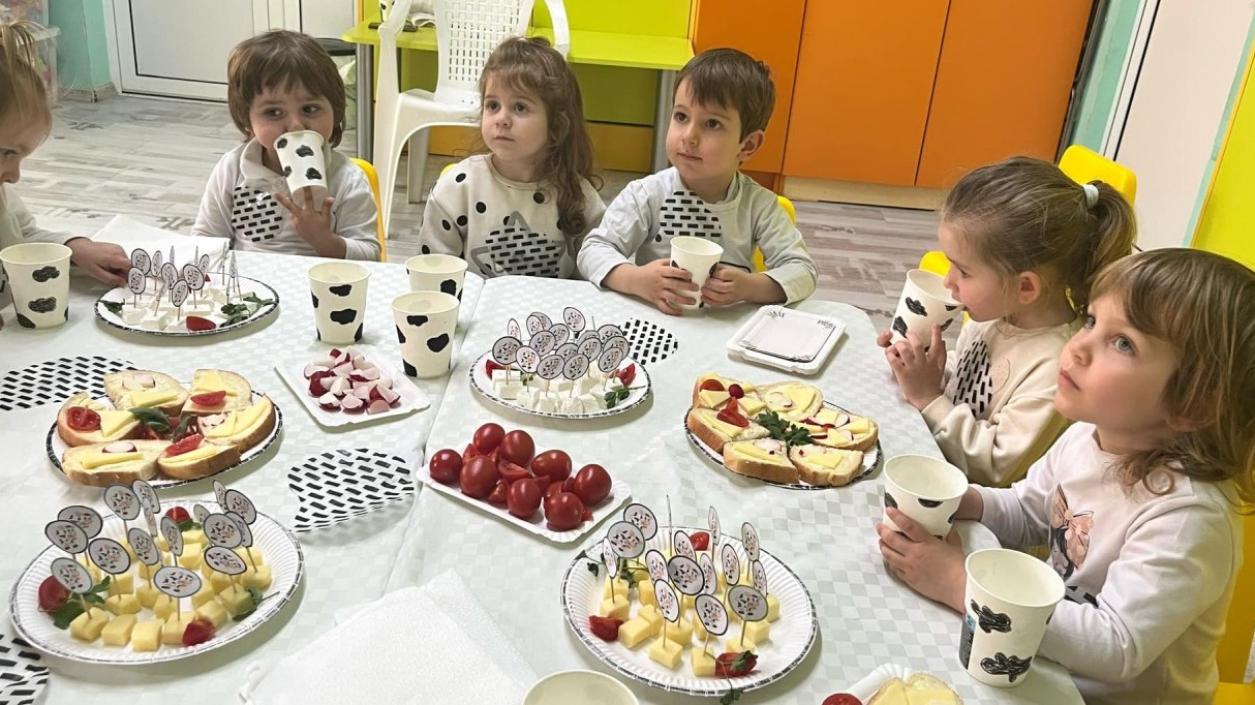 Децата на Бургас се учат на здравословно хранене под мотото „Великденска магия