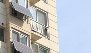 Солари по блоковете: Между желанието за пестене и закона