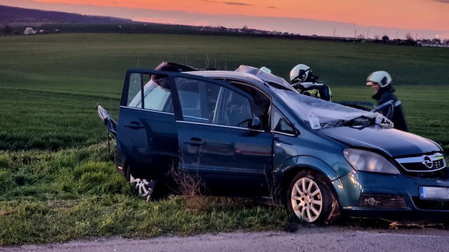 Една жена загина, а три са ранени в тежка катастрофа край Хитово