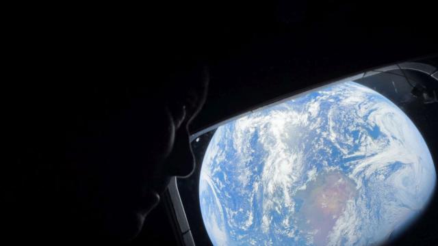 Мисията „Артемис 2“ преминава от другата страна на Луната