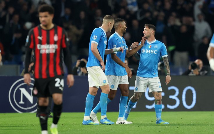 Наполи надви Милан в дербито и го измести от второто място