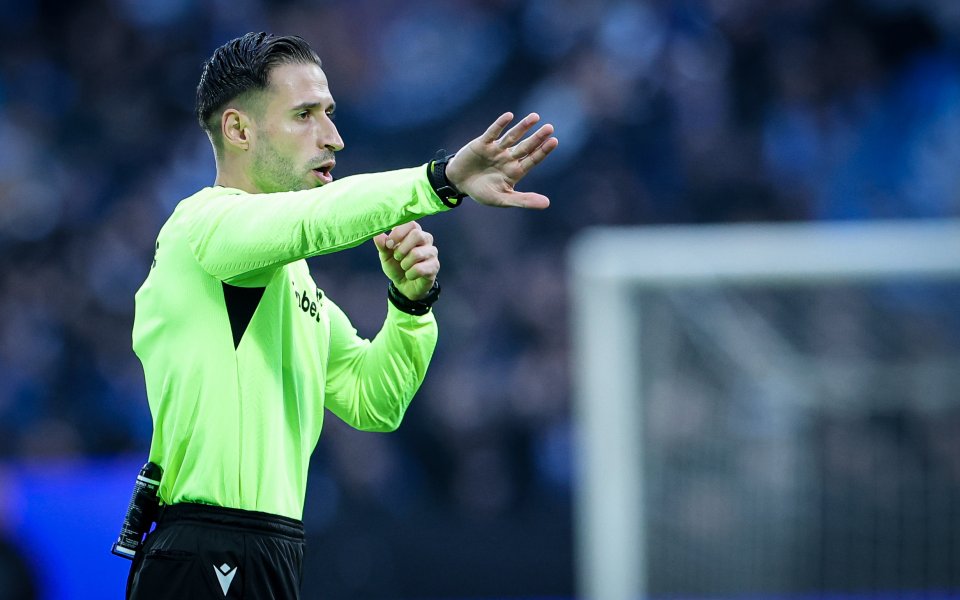 Обявиха съдията за дербито на Пловдив, повериха Левски на Радослав Гидженов