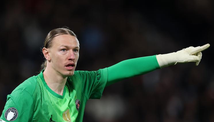 Сафонов - Защо на „Парк де Пренс“ смениха вратаря