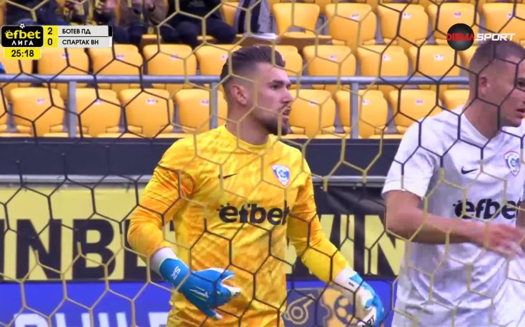Страхотната намеса на Фьодор Лапоухов срещу Берое