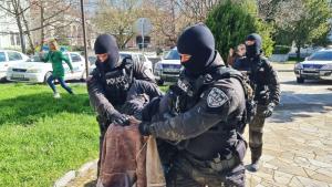 задържан купуване на гласове