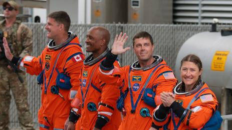 астронавти