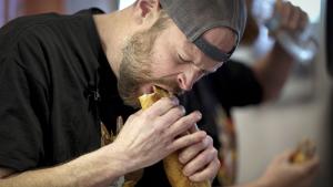 Полови неравенства в храненето: Жените са консумирали по-малко животински протеини през хилядолетията