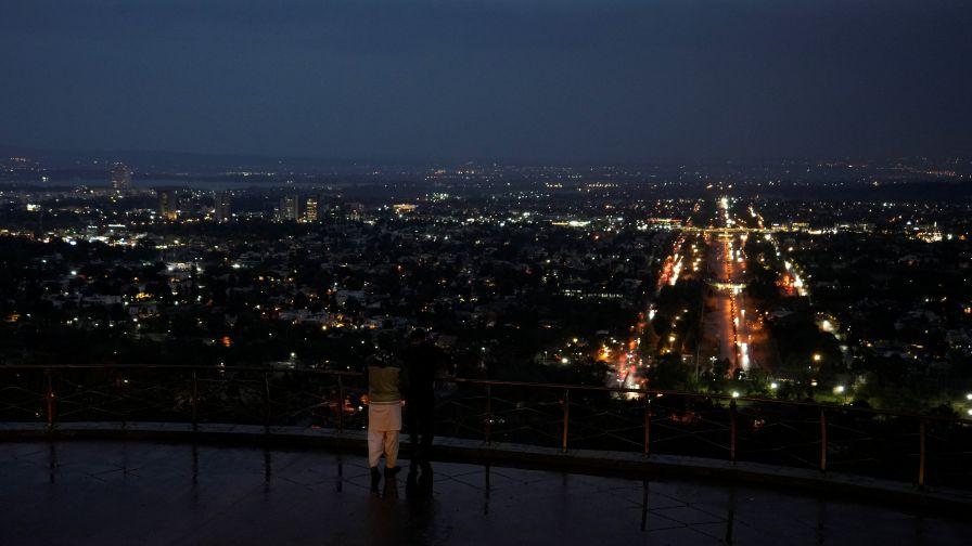 Иранска делегация пристига за преговори в Исламабад