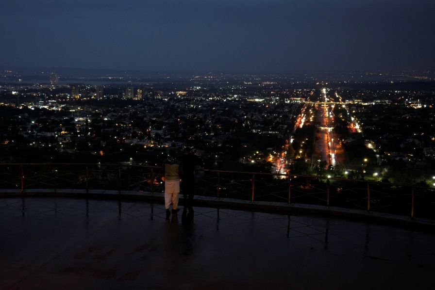 Иранска делегация пристига за преговори в Исламабад