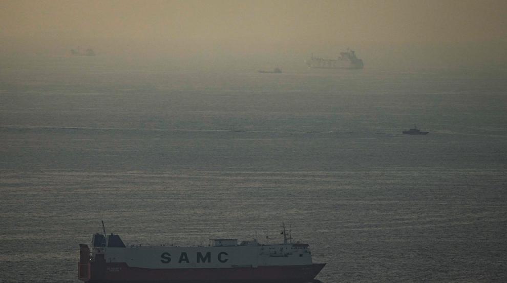 Иран ограничава трафика през Ормузкия проток до 15 кораба дневно