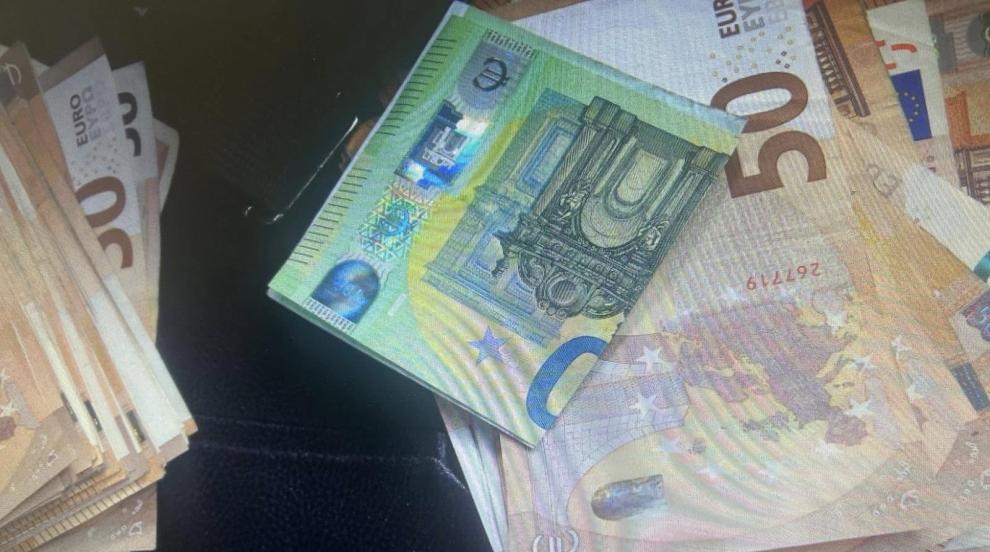 Арестуваха за купуване на гласове общински съветник от Разлог и член на СИК, откриха 11 00 евро