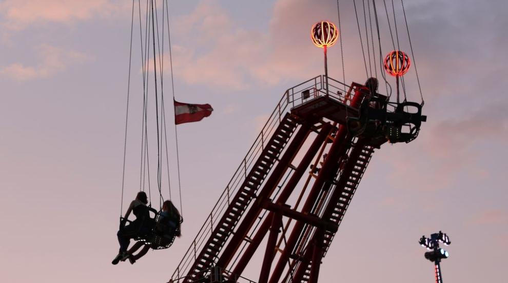 Увеселително влакче дерайлира във Виена, има ранени