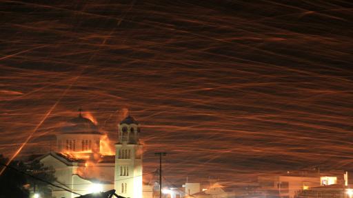 Хиляди ракети полетяха в небето над Вронтадос