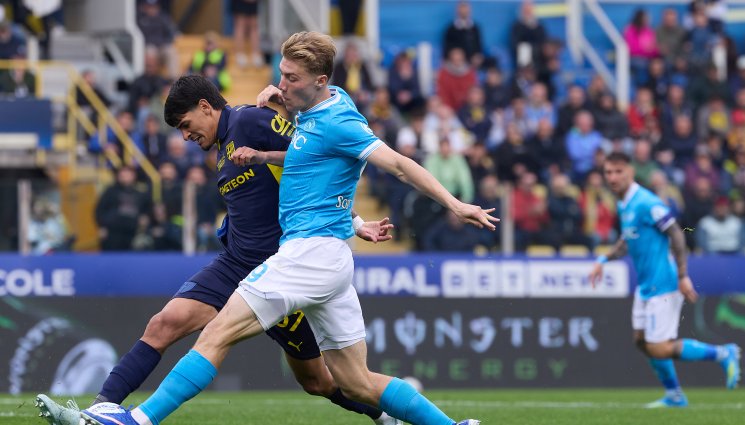 наполи - Наполи направи подарък на Интер за Великден