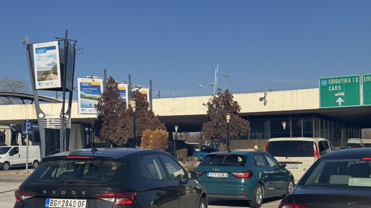 Нови изисквания за аптечката в автомобила в Гърция - термоодеяло, стерилни марли и бинтове, ръкавици и др.