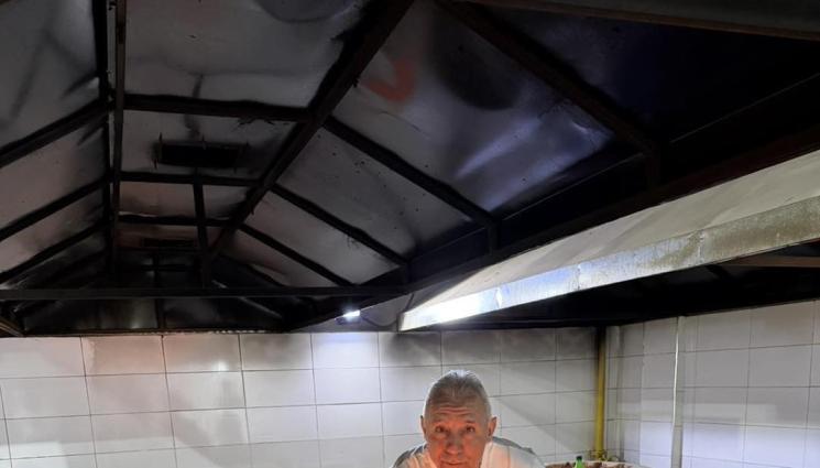 Христо Стоичков - Стоичков меси хляб в Туркменистан, докато върви дербито!