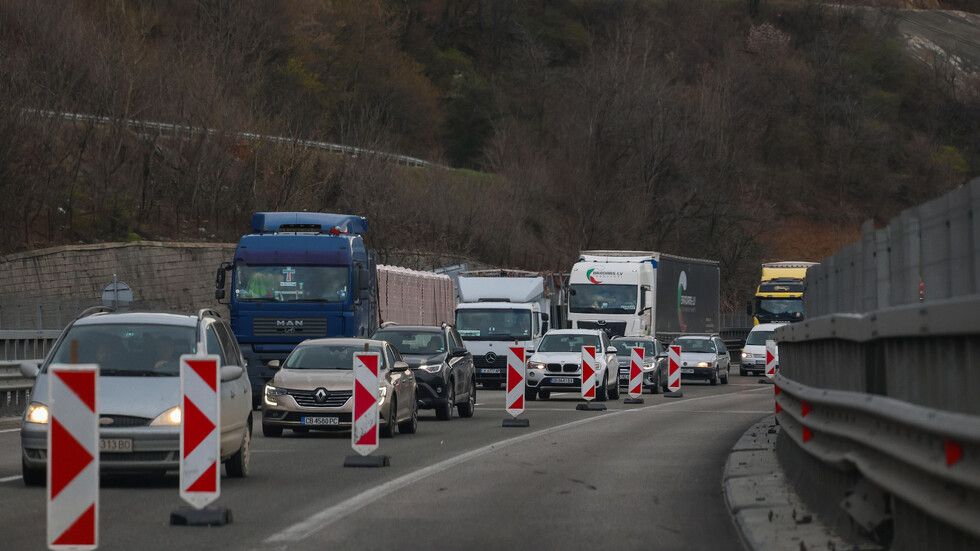 Арестуваха шофьор на камион, умишлено блокирал движението в тунел на АМ „Хемус“