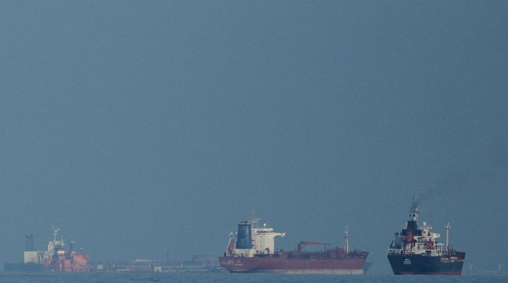 Ирански дронове удариха Бахрейн, танкер атакуван в Ормузкия проток (ОБЗОР)