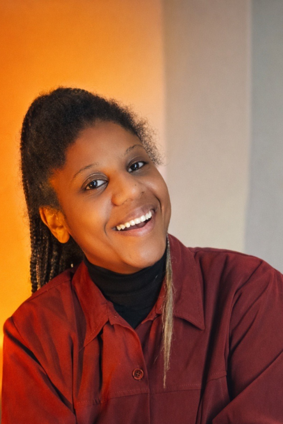 Изабел Манолова