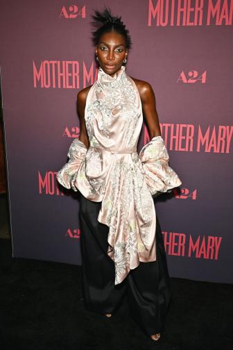 Майка Мери премиера Ан Хатауей