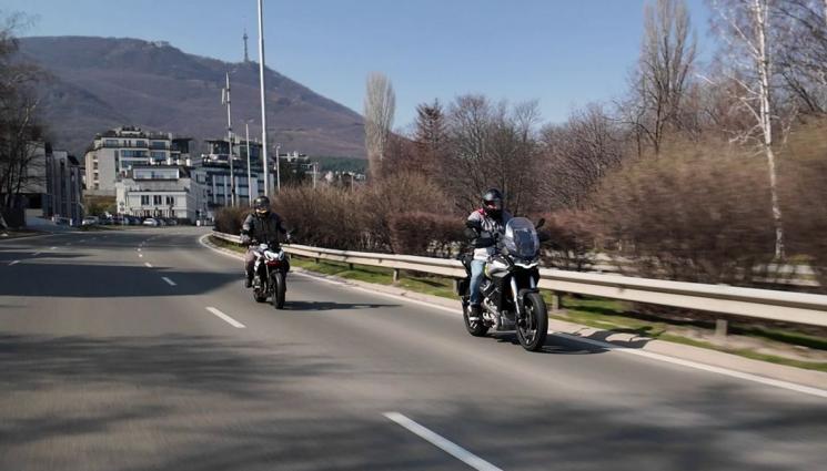 мотор - Как да се справим с някои от най-рисковите ситуации при карането на мотор