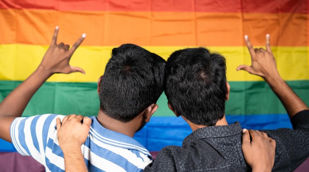 Мигранти се преструват на хомосексуални, за да останат във Великобритания