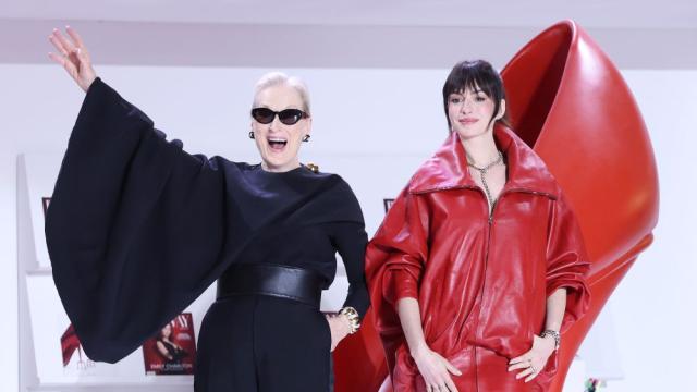 Ан Хатауей и Мерил Стрийп по-зашеметяващи отвсякога на премиерата на „Дяволът носи Прада 2“