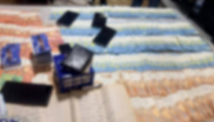 МВР - ПРИ РУТИННА ПРОВЕРКА: Намериха пари и списъци с имена в кола с кандидат-депутат