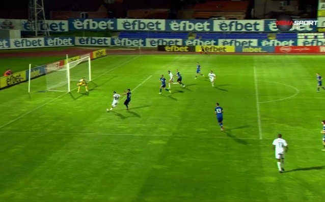 Гредата спря Лазар Марин от откриващо попадение срещу Монтана (видео)