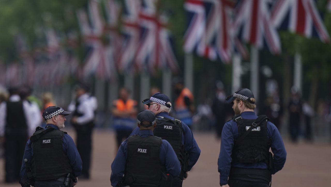 Заплаха за атака с дронове срещу израелското посолство в Лондон вдигна полицията на крак