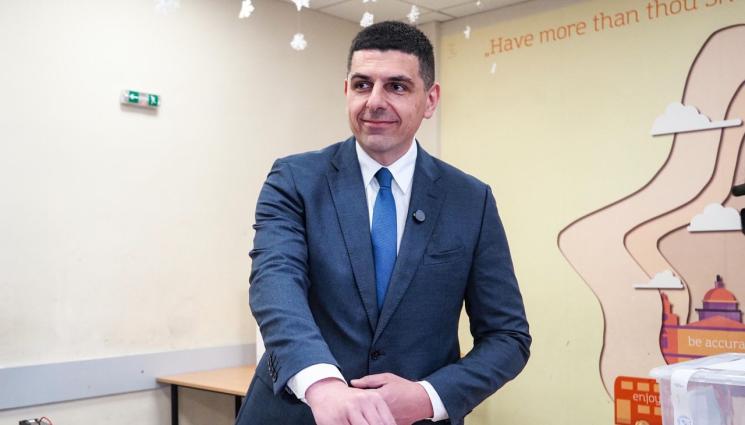 Ивайло Мирчев - Ивайло Мирчев: Гласувах, за да се освободи най-накрая България от корупционния модел