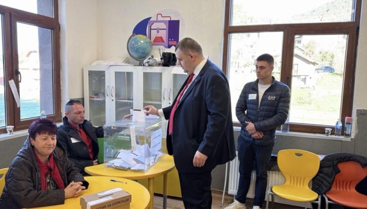 Делян Пеевски - Делян Пеевски: Днес българските граждани избират в каква държава искат да живеят