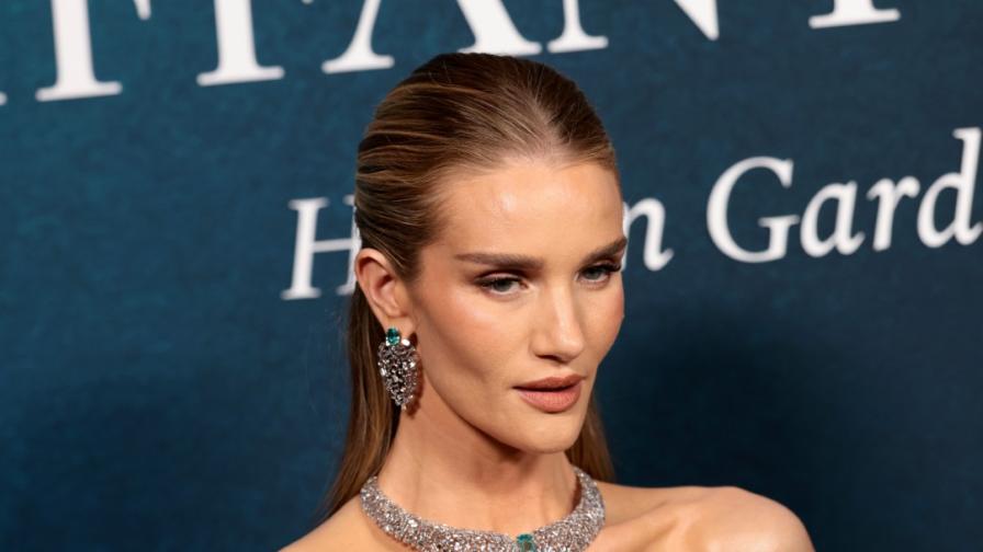 Блясък в бяло: Роузи Хънтингтън-Уайтли триумфира на събитие на Tiffany & Co.