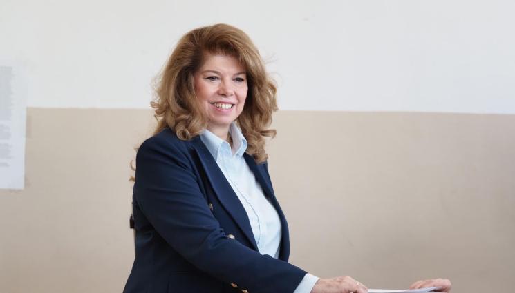 Илияна Йотова - Йотова: Правителството трябва да бъде с много силен и влиятелен глас сред европейските ни партньори
