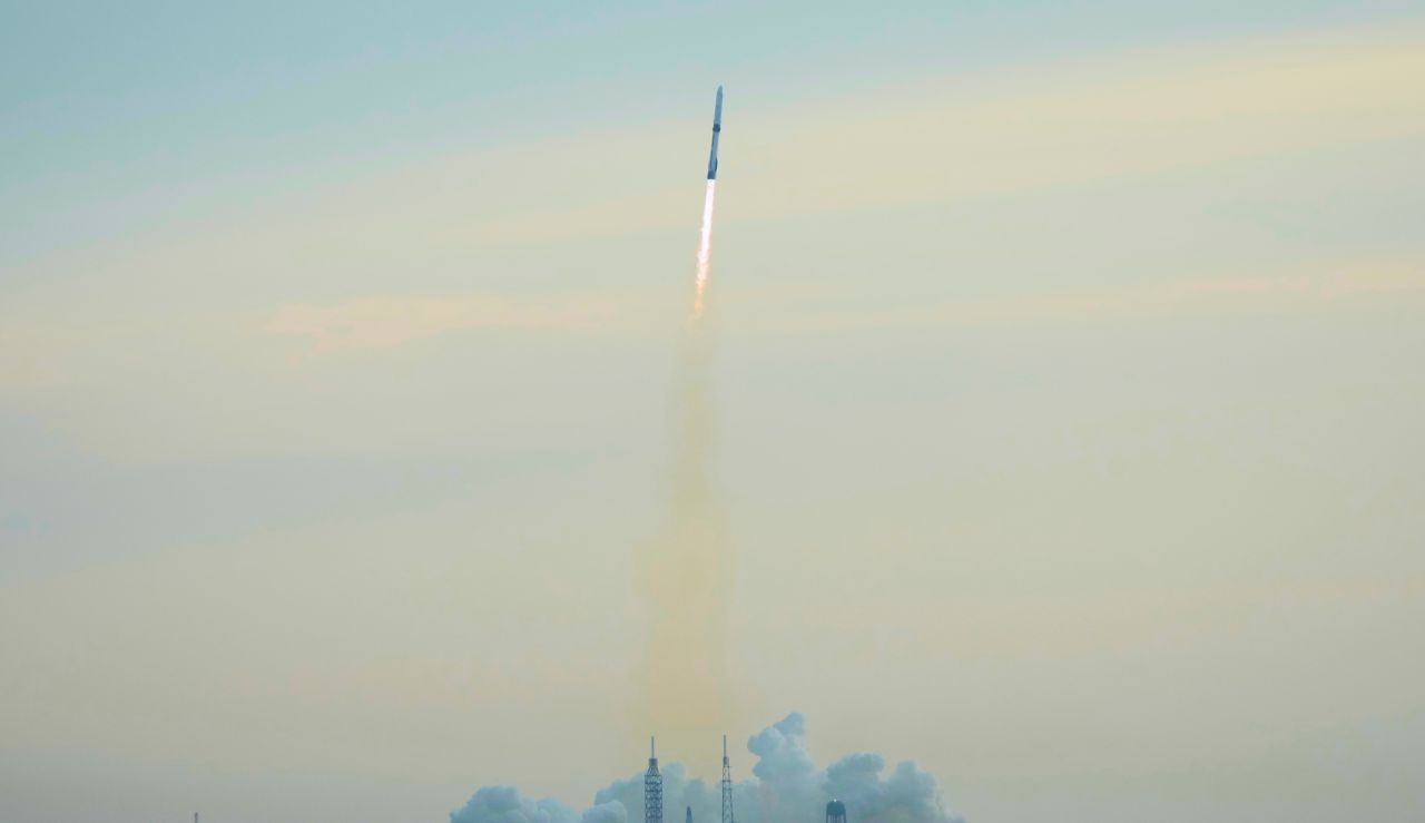 Ракетата „Ню Глен" на „Блу ориджин" изведе сателит в грешна орбита
