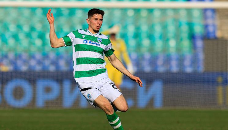 Берк Бейхан - Турци следят полузащитник  на Черно море