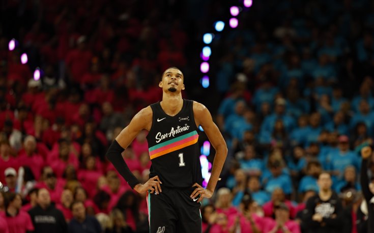 Виктор Уембаняма e най-младият носител на приза 