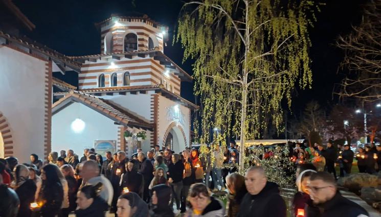 j - Щурмуваме Румъния заради светиня от Атон