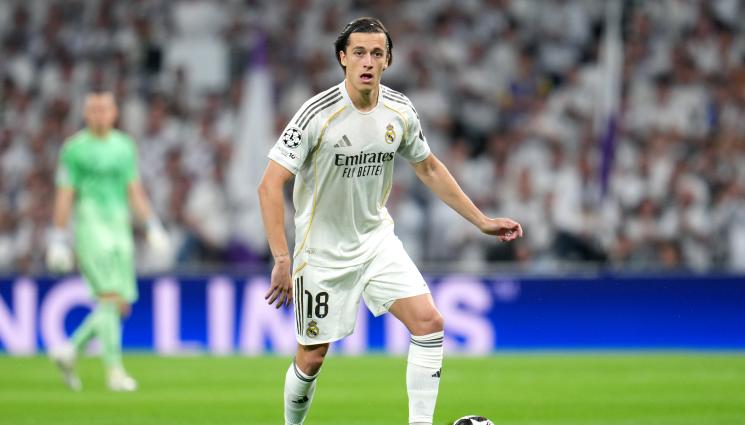 Алваро Карерас - Арсенал възнамерява да подсили защитата си с играч на Реал Мадрид