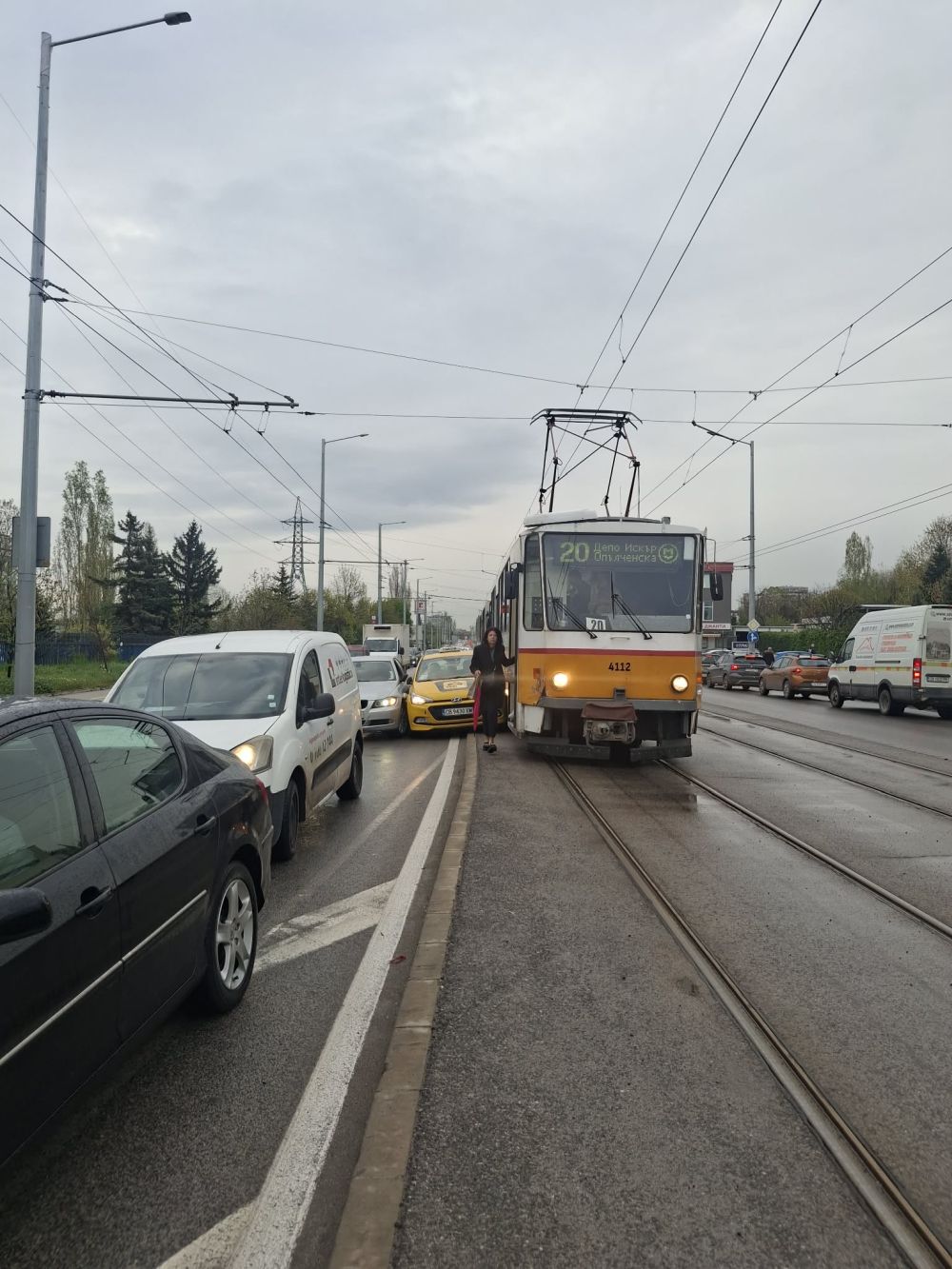 катастрофа между трамвай и кола